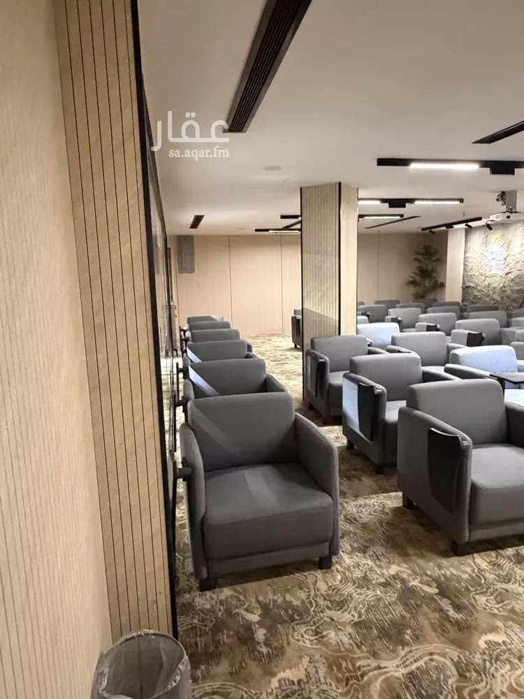 مكتب تجاري للإيجار في شارع طريق المدينة المنورة, حي الحمراء, مدينة جدة, منطقة مكة المكرمة 13