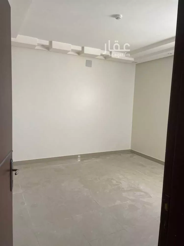 Floor for Rent in Ad Diriyah Al Khalidiyah صورة 3