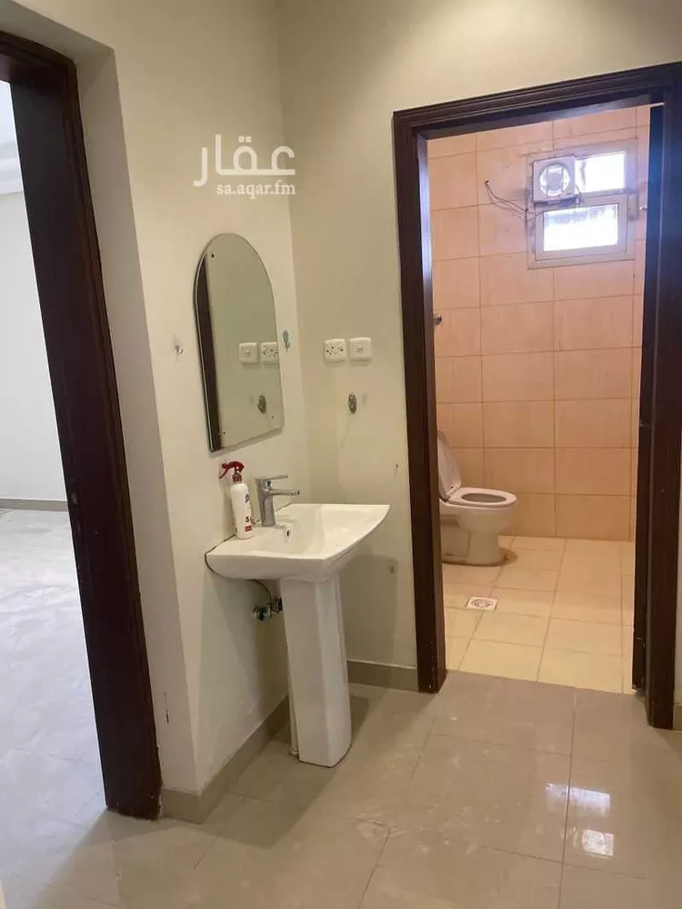 Floor for Rent in Ad Diriyah Al Khalidiyah