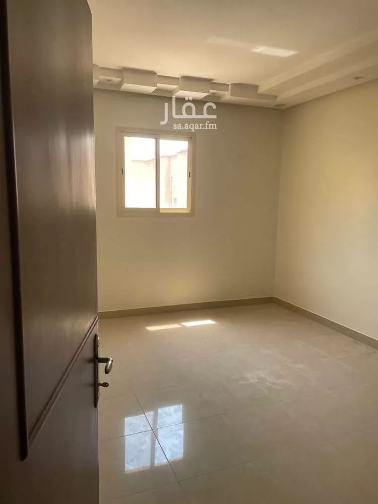 Commercial Office for Rent in Ad Diriyah Al Khalidiyah صورة 4