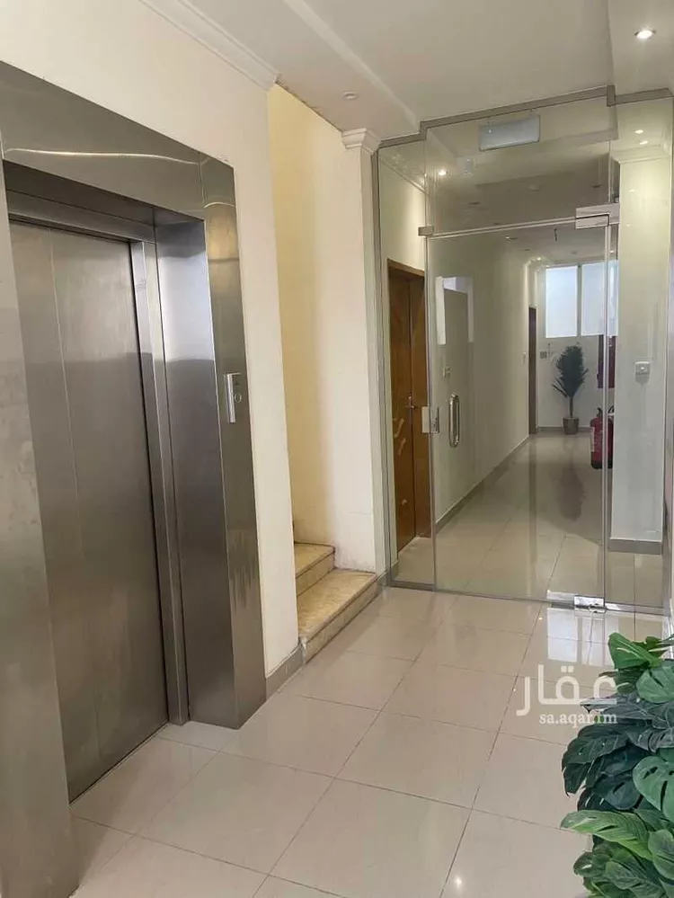 مكتب تجاري للإيجار في شارع الملك عبدالعزيز ابن عبدالرحمن سعود, حي الخالدية, مدينة الدرعية, منطقة الرياض