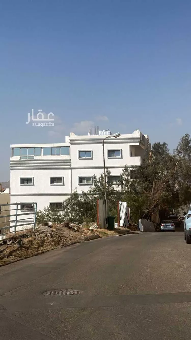 عمارة للبيع في شارع شارع الحداد, حي العرين, مدينة أبها, منطقة عسير صورة 2