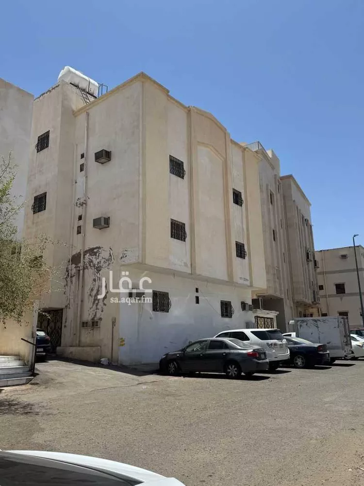 عمارة للبيع في شارع محمد بن رشد ، حي بني حارثة ، المدينة المنورة ، منطقة المدينة المنورة