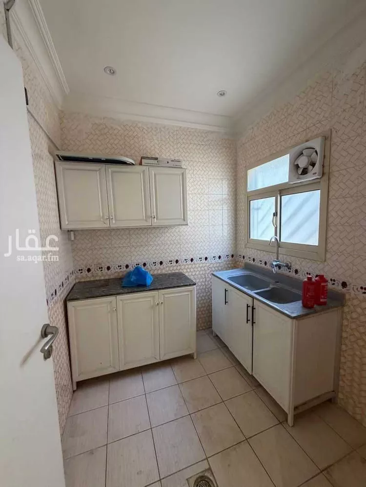 مكتب تجاري للإيجار في شارع الطائف, حي ظهرة لبن, مدينة الرياض, منطقة الرياض صورة 3