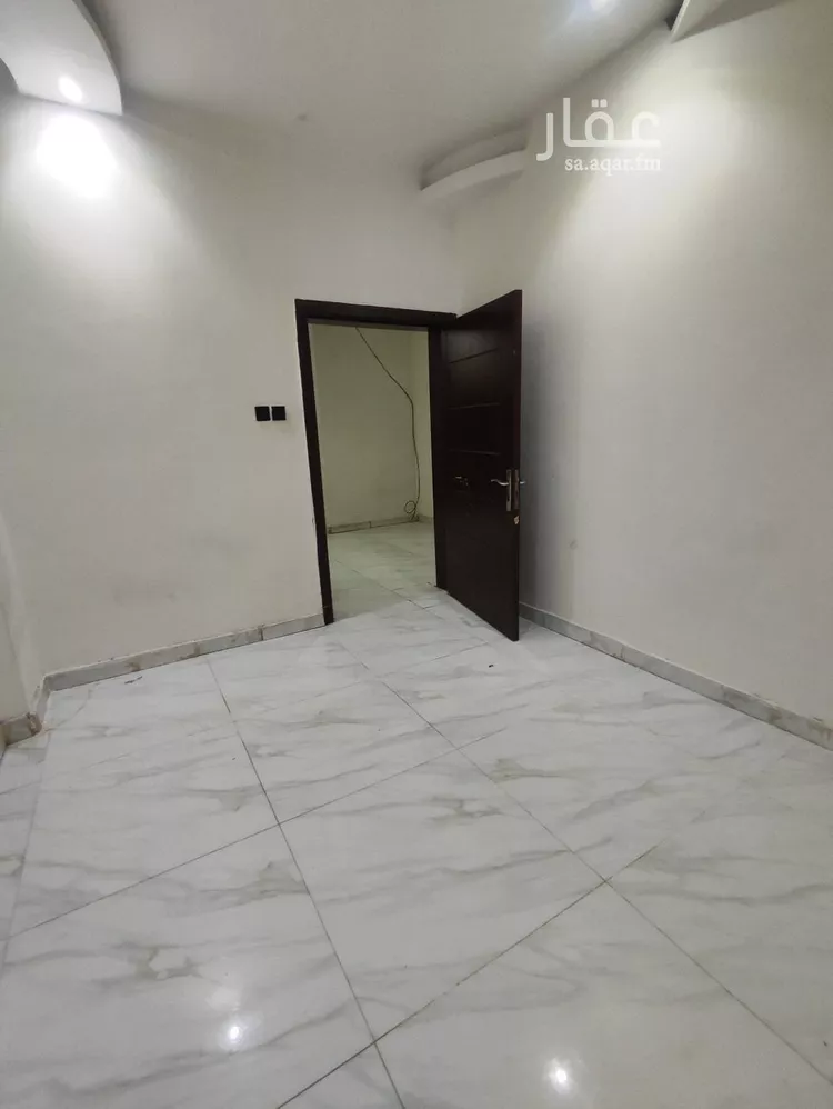 شقة للإيجار في شارع طريق الامام عبدالله بن سعود بن عبدالعزيز الفرعى, حي إشبيلية, مدينة الرياض, منطقة الرياض صورة 2