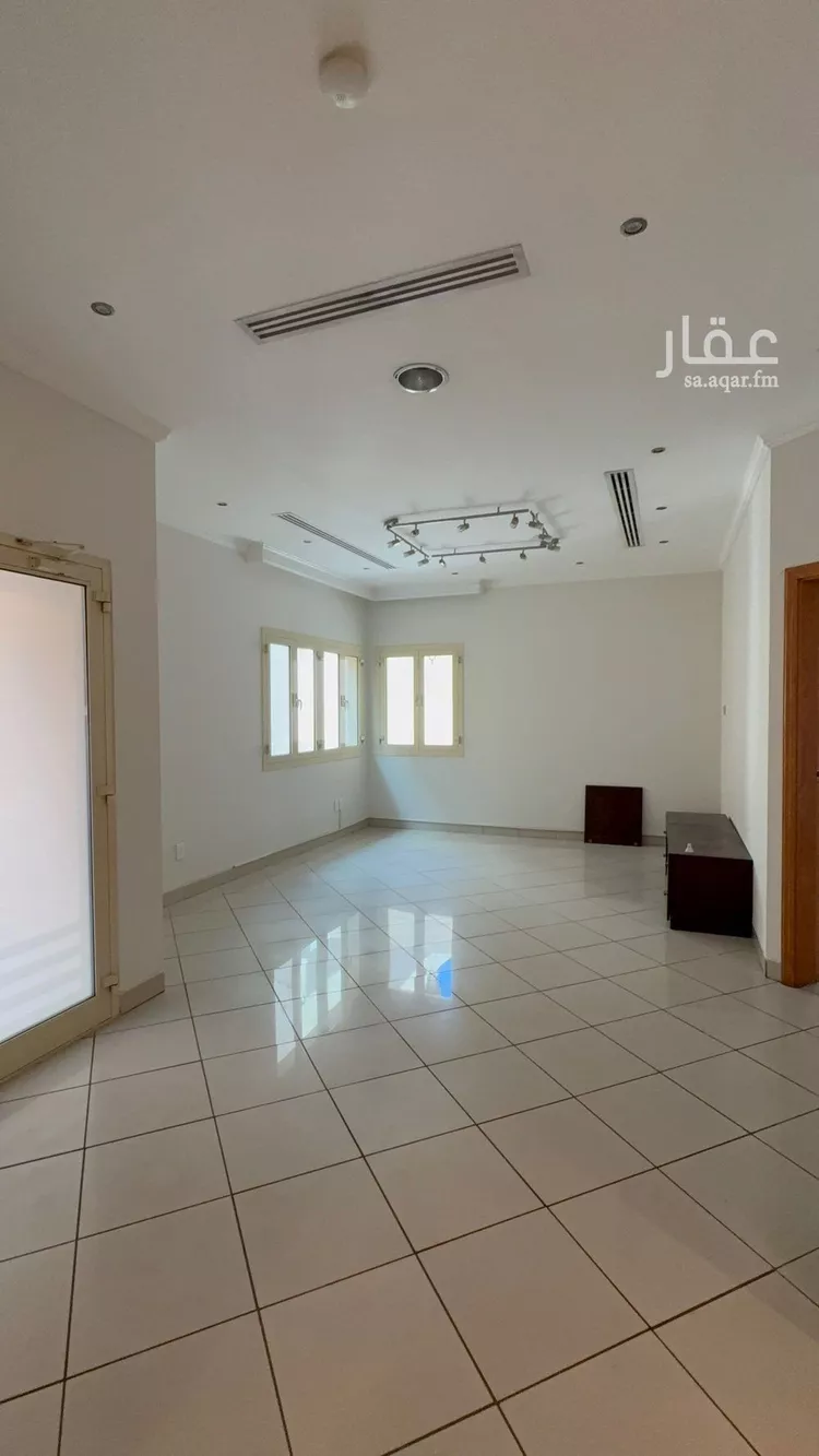 فيلا للبيع في شارع موسى بن النصير, حي الراكة الجنوبية, مدينة الخبر, المنطقة الشرقية صورة 3