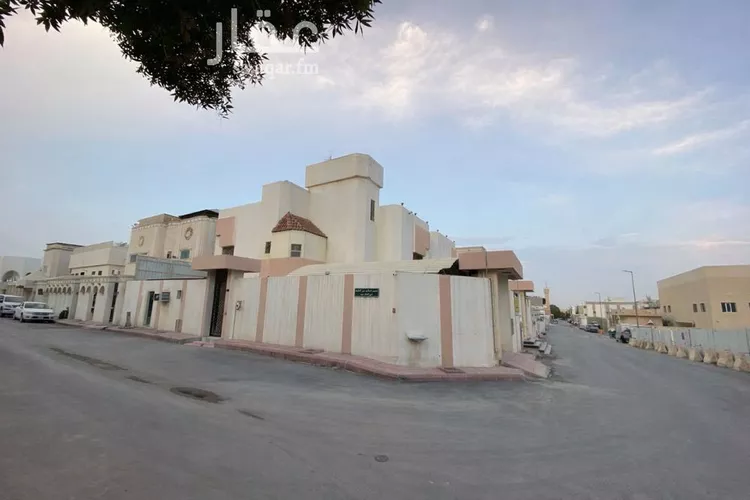 فيلا للبيع في شارع العقيلة, حي الملك فهد, مدينة الرياض, منطقة الرياض