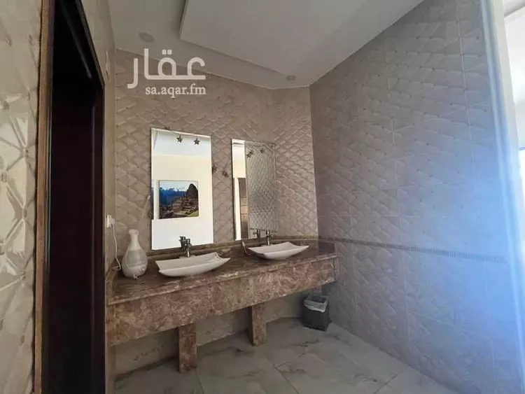 فيلا للبيع في شارع محمد بن شاطر, حي المصيف, مدينة تبوك, منطقة تبوك صورة 5