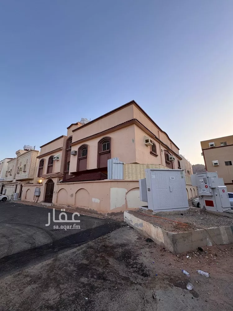 فيلا للبيع في شارع عبدالخالق ابن منصور, حي المطار, مدينة المدينه المنوره, منطقة المدينة المنورة صورة 5