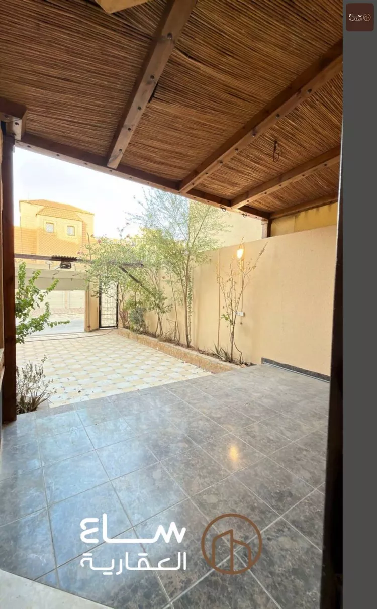 فيلا للبيع في شارع نصر الحراني, حي الإسكان, مدينة بريدة, منطقة القصيم صورة 3