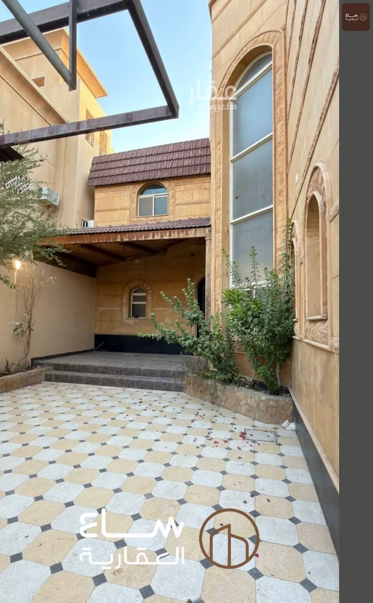 فيلا للبيع في شارع نصر الحراني, حي الإسكان, مدينة بريدة, منطقة القصيم صورة 2