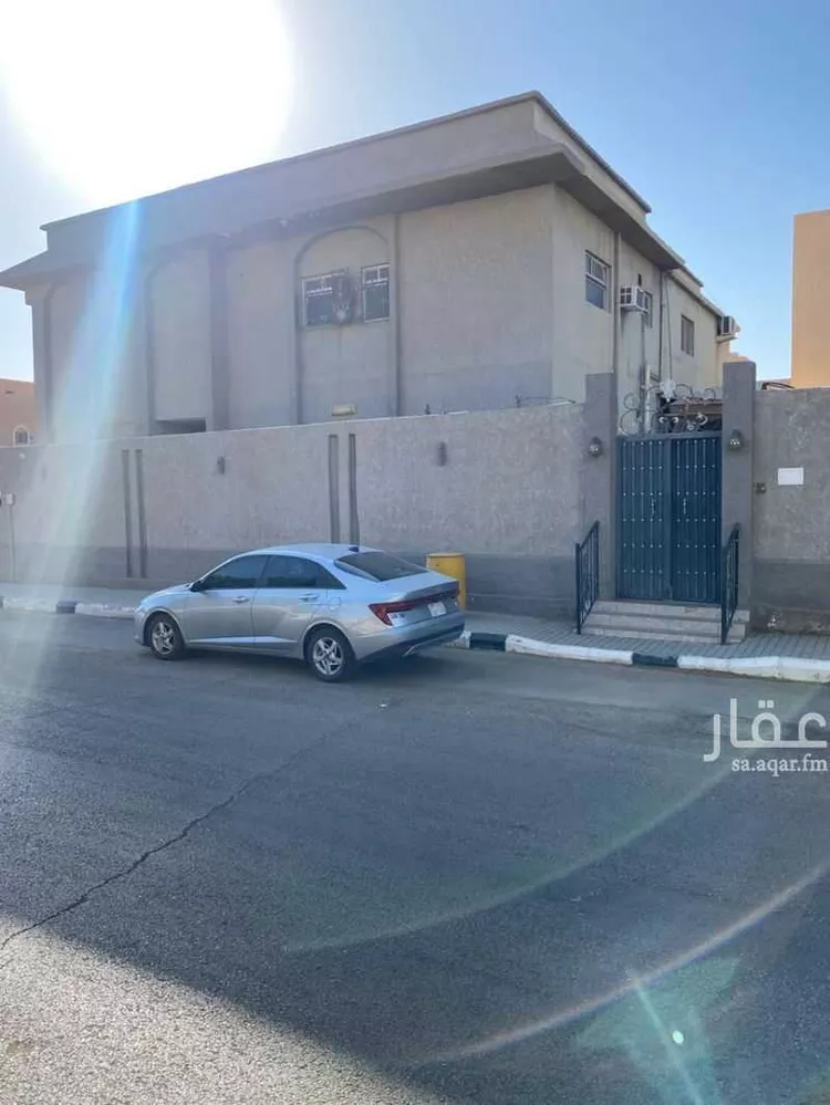 فيلا للبيع في شارع عمر ابن الخطاب, حي المطار, مدينة الرس, منطقة القصيم صورة 4