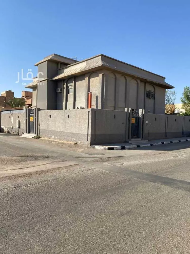 فيلا للبيع في شارع عمر ابن الخطاب, حي المطار, مدينة الرس, منطقة القصيم صورة 3