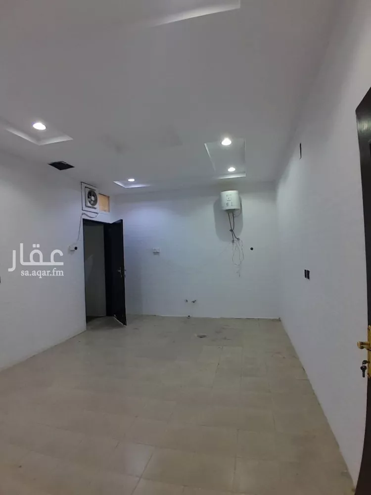 فيلا للبيع في شارع أبي الطيب, حي الرمال, مدينة الرياض, منطقة الرياض صورة 4