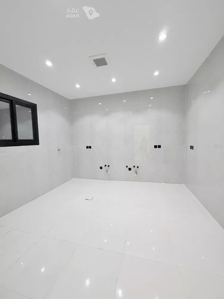 Floor for Sale in Medina Warqan 10