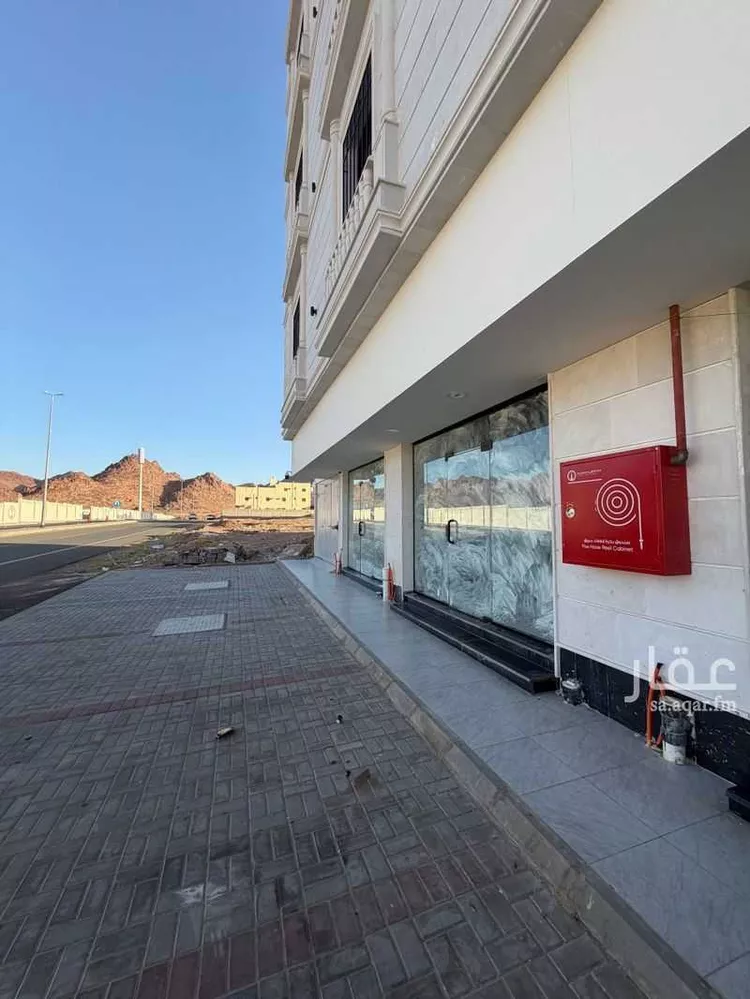 محل للإيجار في شارع محمد بن علي الحلواني, حي المدينة الصناعية, مدينة المدينة المنورة, منطقة المدينة المنورة 1 صورة