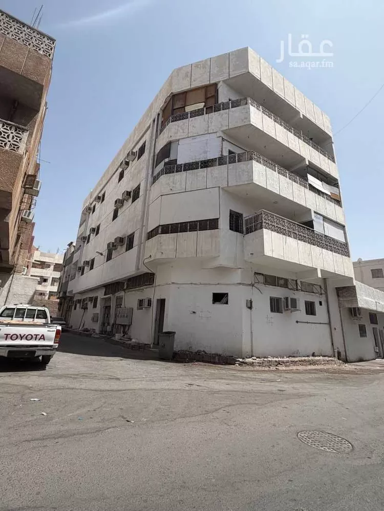 Building for Rent in Medina Al Asfren