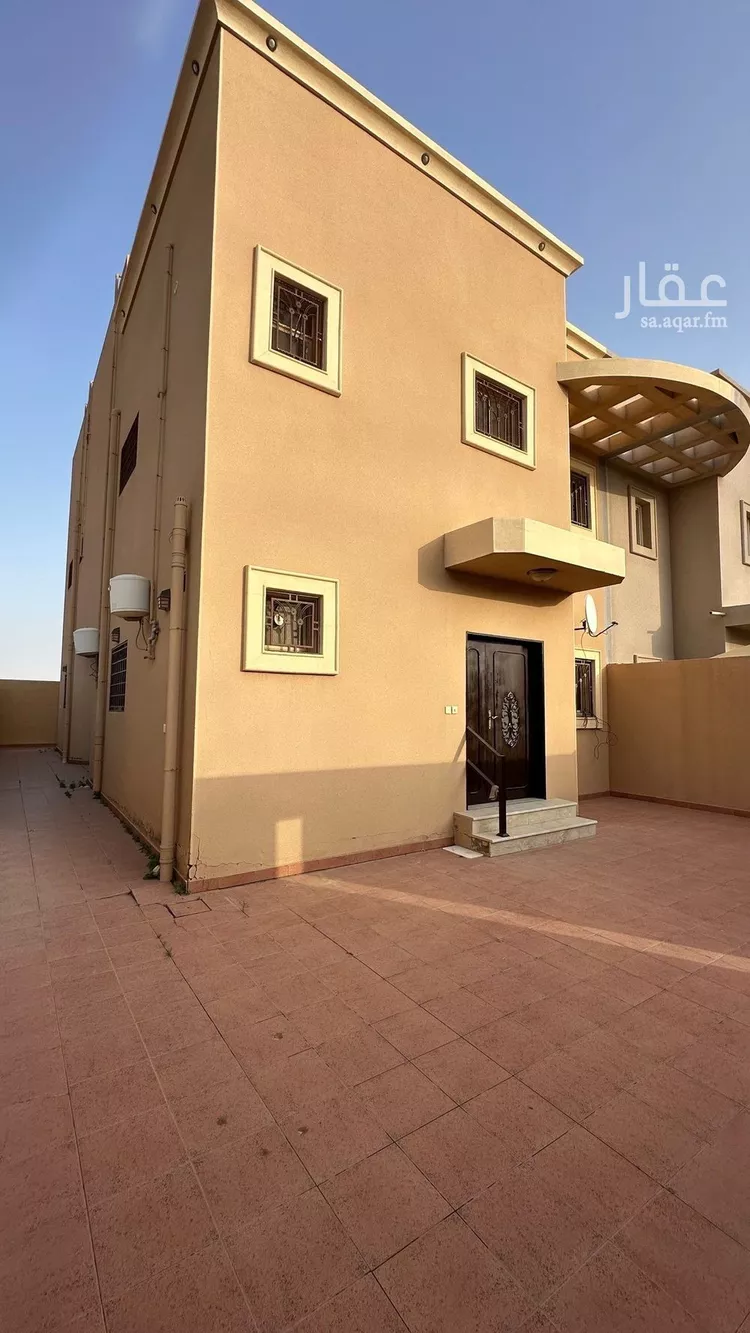 فيلا للإيجار في شارع إسماعيل بن مسلم, حي الفاخرية, مدينة عنيزة, منطقة القصيم صورة 2