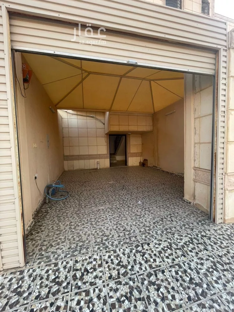 شقة للإيجار في شارع محمد بن كثير, حي المصيف, مدينة عنيزة, منطقة القصيم