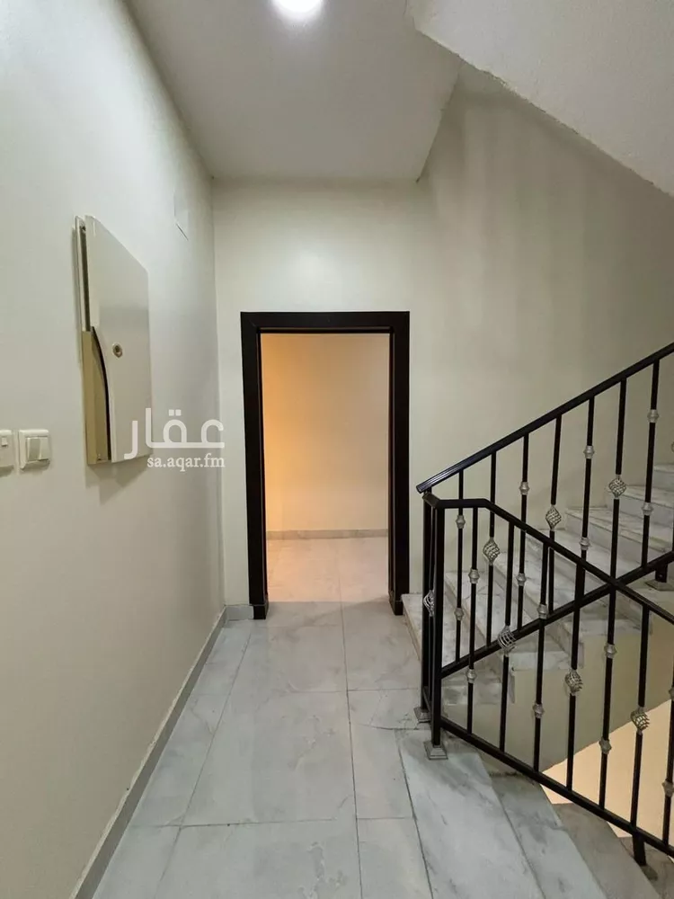 فيلا للبيع في حي وسط المدينة, مدينة عنيزه, منطقة القصيم صورة 3