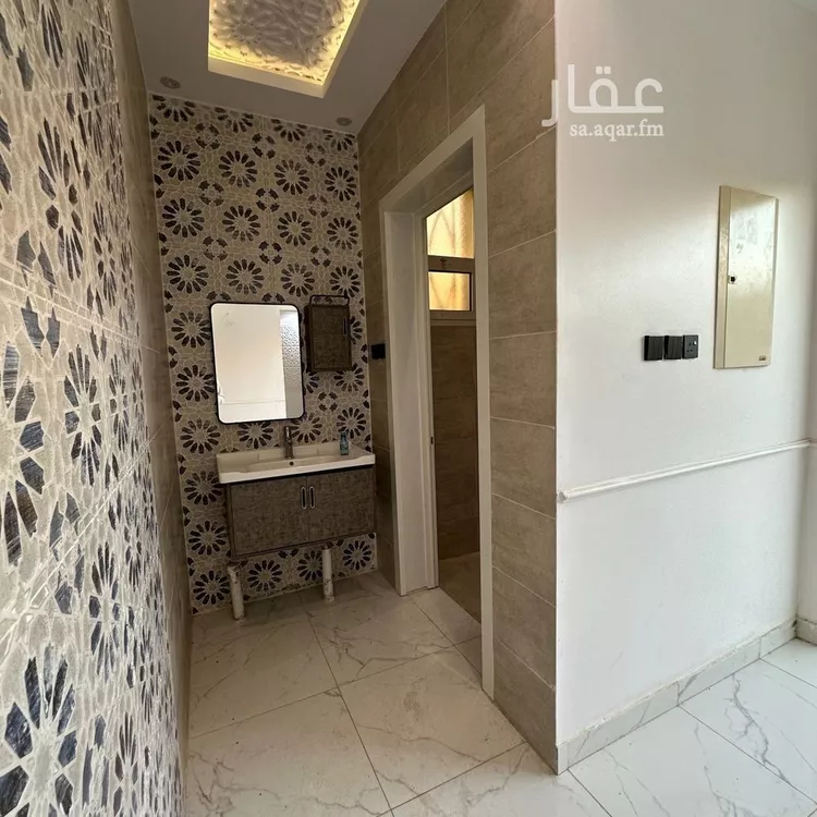 فيلا للإيجار في شارع الملك سعود بن عبدالعزيز, حي الصالحية, مدينة عنيزه, منطقة القصيم صورة 5