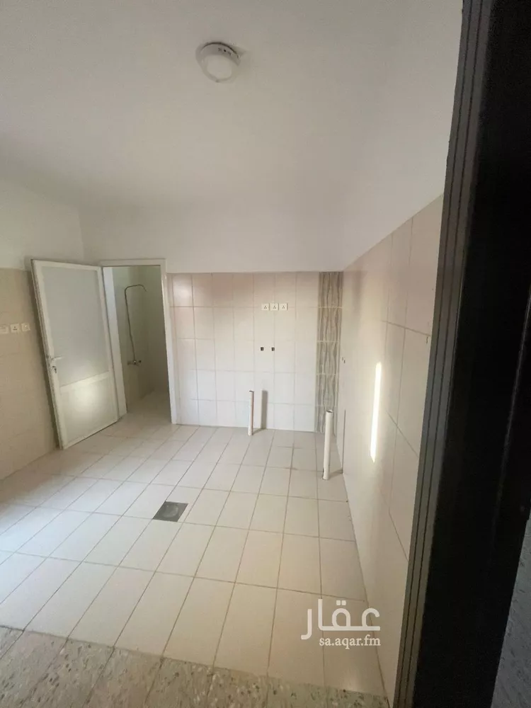 شقة للإيجار في شارع محمد بن كثير, حي المصيف, مدينة عنيزة, منطقة القصيم صورة 4