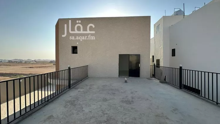فيلا للبيع في شارع حارثة بن الأضبط, حي المدائن, مدينة حائل, منطقة حائل صورة 2