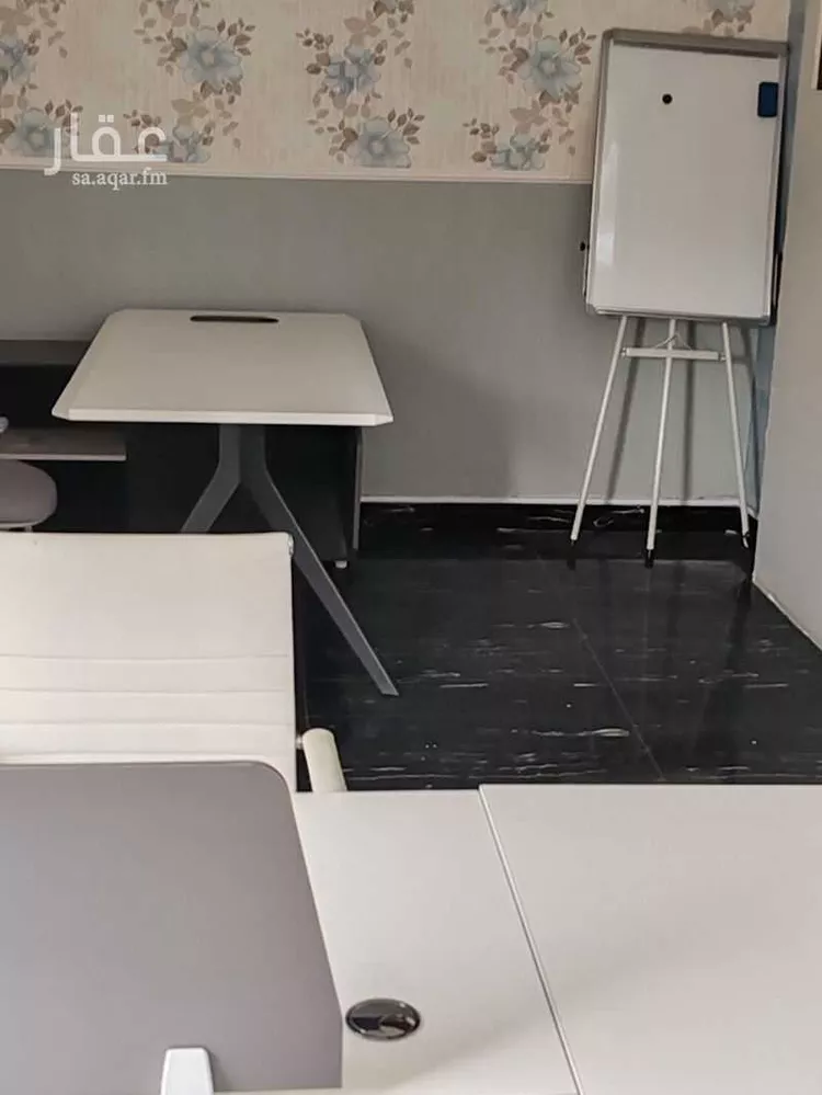 مكتب تجاري للإيجار في شارع طريق الملك عبدالعزيز, حي العزيزية, مدينة الدمام, المنطقة الشرقية صورة 3