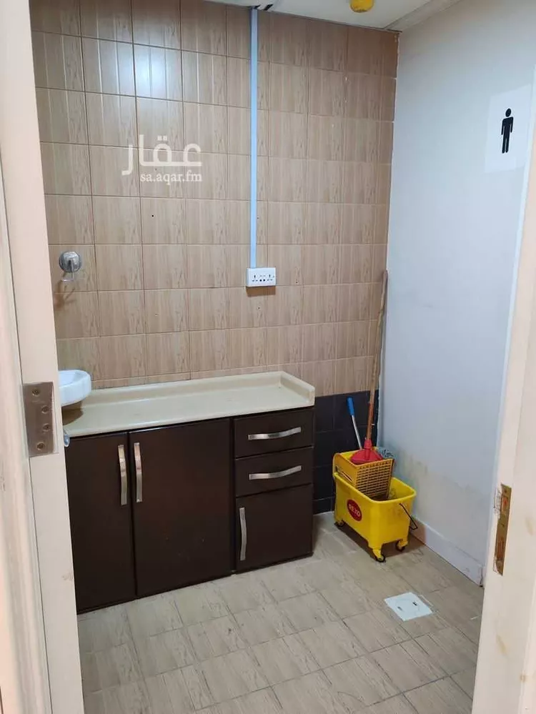 مكتب تجاري للإيجار في شارع طريق الملك عبدالعزيز, حي العزيزية, مدينة الدمام, المنطقة الشرقية 7