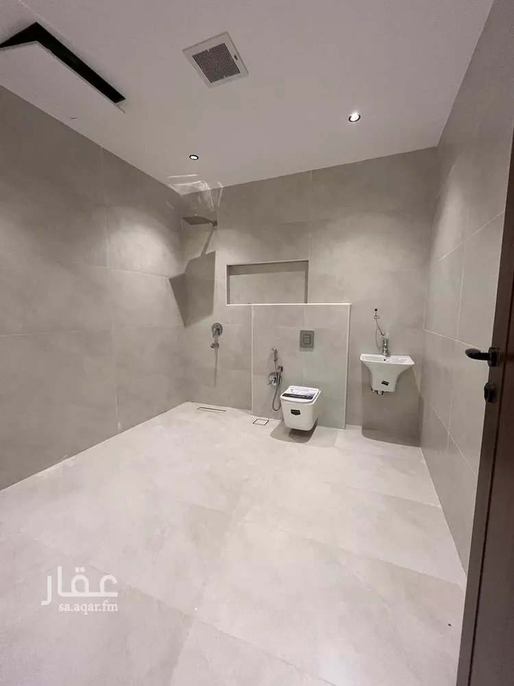 فيلا للبيع في شارع أحمد بن علي الشوائطي, حي المهدية, مدينة الرياض, منطقة الرياض صورة 4