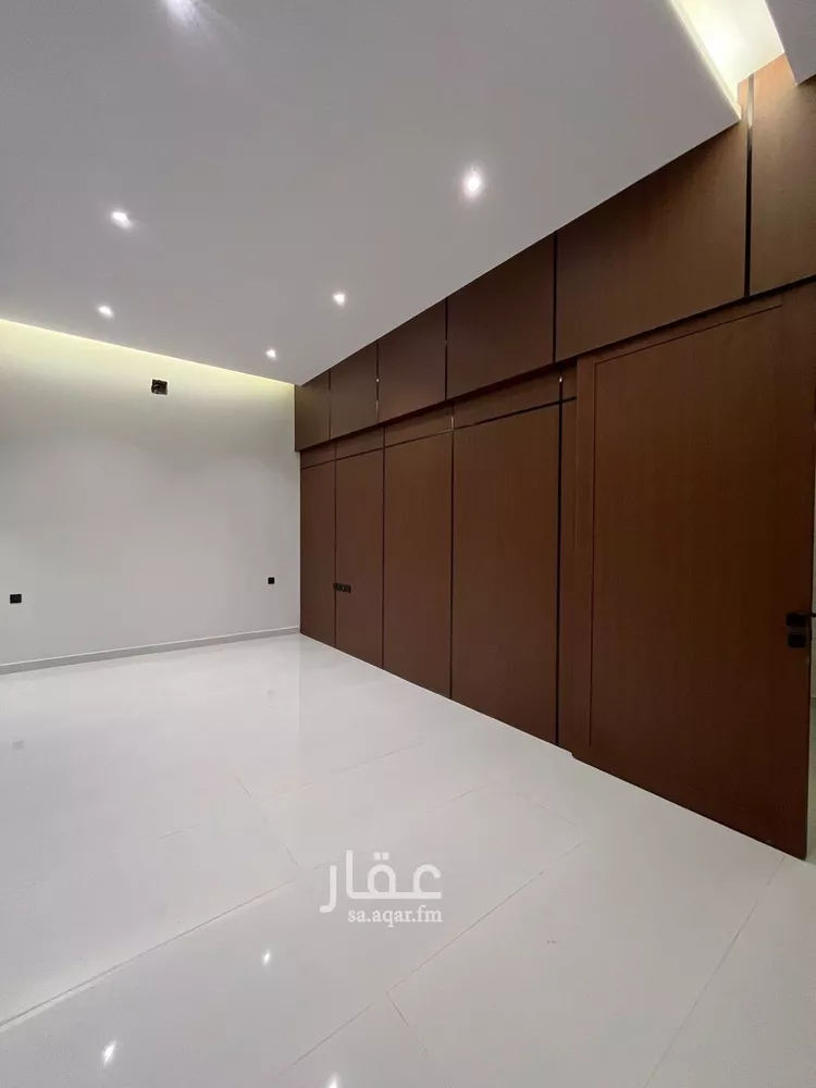 فيلا للبيع في شارع إسماعيل بن أبي الغنائم, حي المهدية, مدينة الرياض, منطقة الرياض صورة 3
