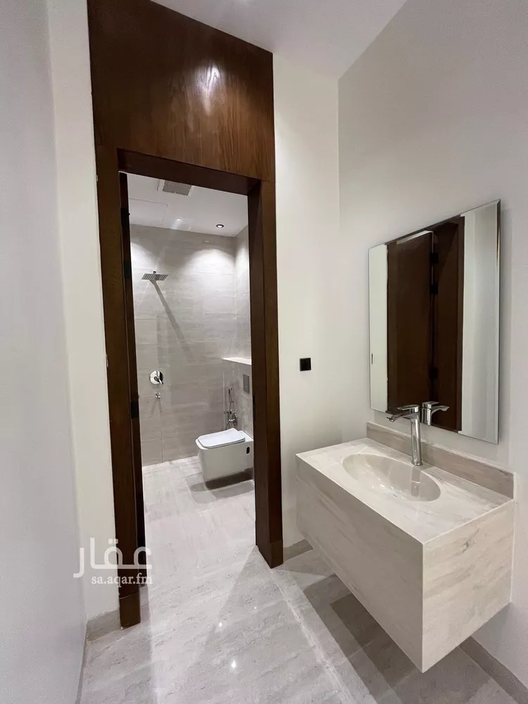 فيلا للبيع في شارع بدرالدين المرجاني, حي المهدية, مدينة الرياض, منطقة الرياض 8