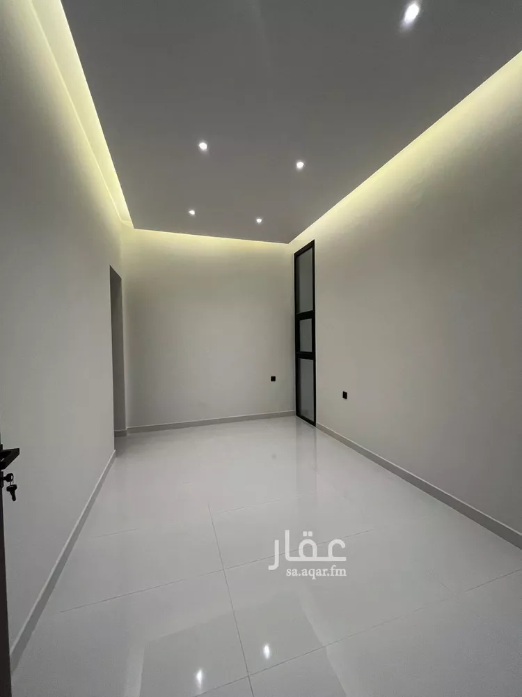 فيلا للبيع في شارع أحمد بن محمد القريمي, حي المهدية, مدينة الرياض, منطقة الرياض 13