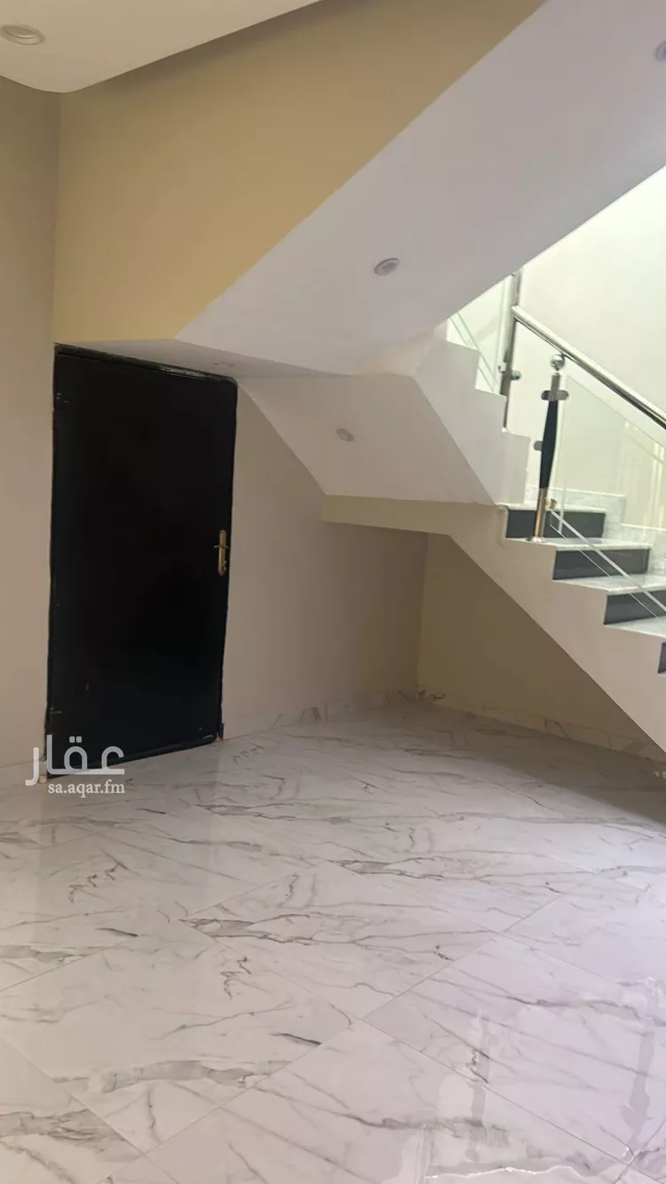 فيلا للبيع في شارع عبدالرحمن بن حسن الفتني, حي المهدية, مدينة الرياض, منطقة الرياض صورة 5