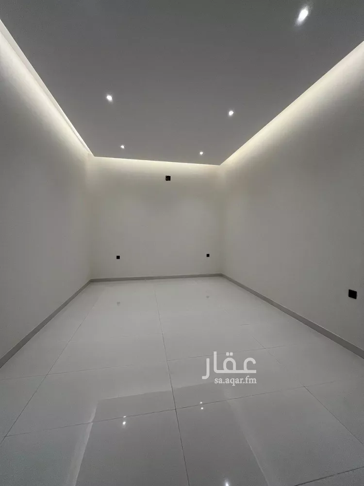 فيلا للبيع في شارع أحمد بن محمد القريمي, حي المهدية, مدينة الرياض, منطقة الرياض صورة 4