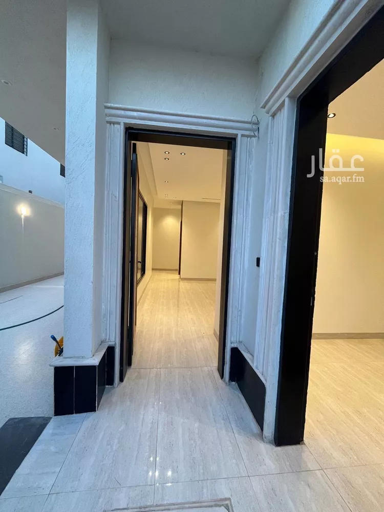 فيلا للبيع في شارع بدرالدين المرجاني, حي المهدية, مدينة الرياض, منطقة الرياض صورة 2