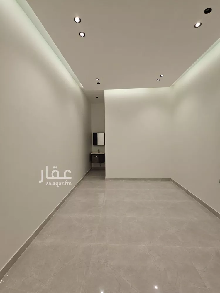 فيلا للبيع في شارع بهاء الدين زهير, حي المهدية, مدينة الرياض, منطقة الرياض صورة 2