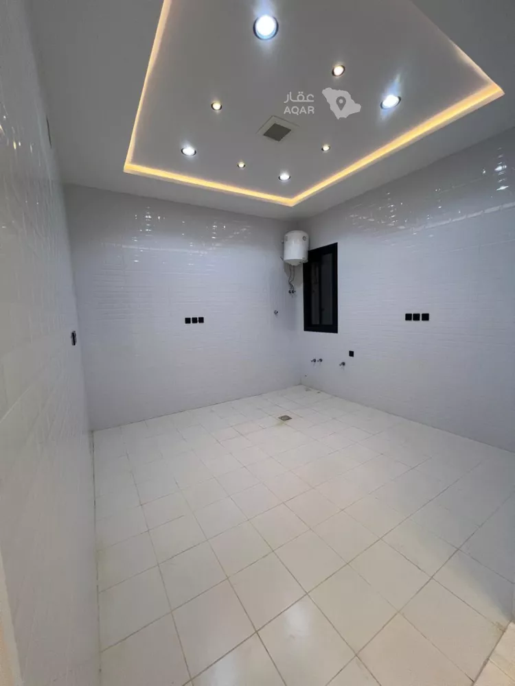 Floor for Sale in Riyadh Okaz 3