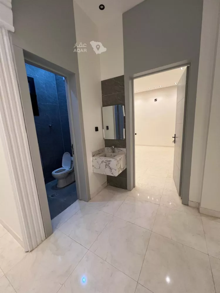 Floor for Sale in Riyadh Okaz 11