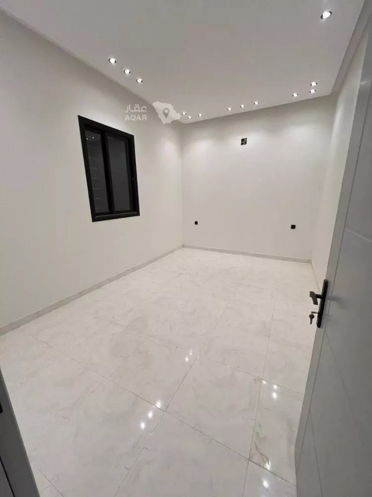 Floor for Sale in Riyadh Okaz 10