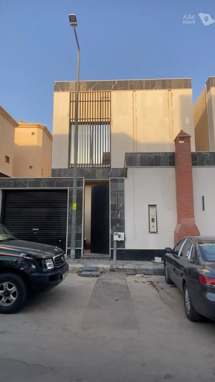 Villa for Sale in Riyadh Al Uraija Al Wusta
