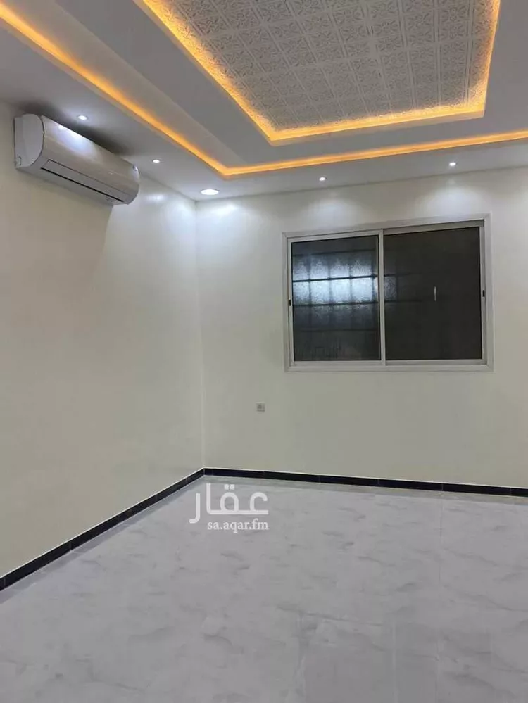 فيلا للبيع في شارع عمر مكرم, حي الرمال, مدينة الرياض, منطقة الرياض 12