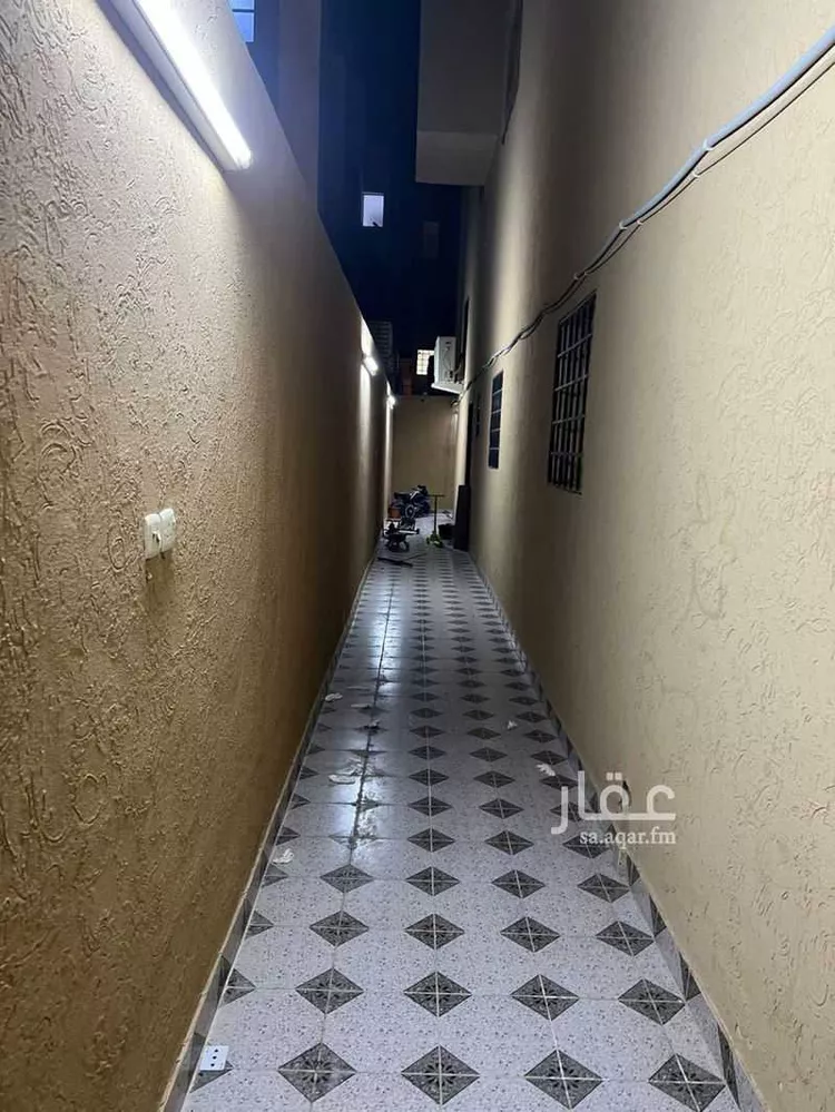 فيلا للبيع في شارع ابي العلاء الواسطي, حي الرمال, مدينة الرياض, منطقة الرياض