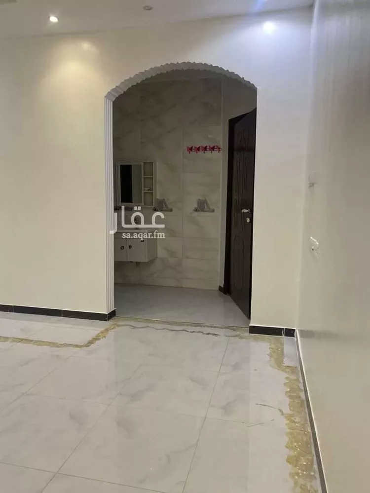 فيلا للبيع في شارع عمر مكرم, حي الرمال, مدينة الرياض, منطقة الرياض صورة 3
