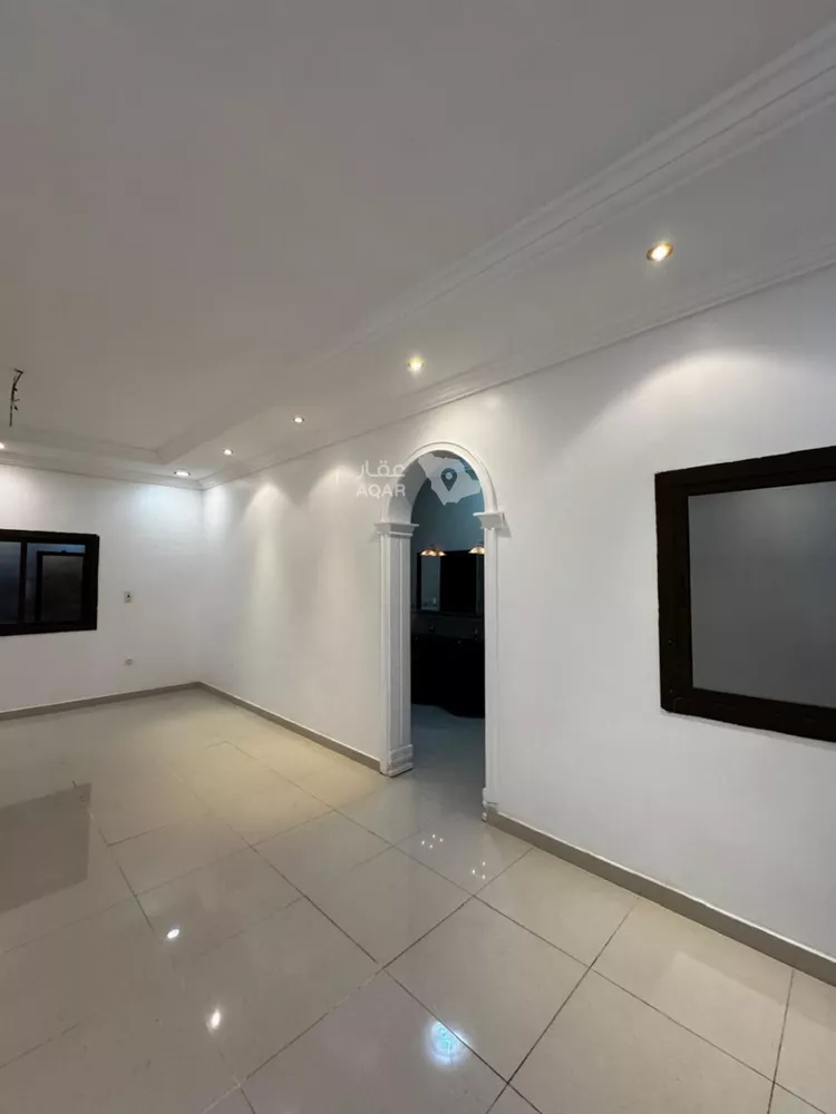 Floor for Rent in Jeddah Al Basateen 7