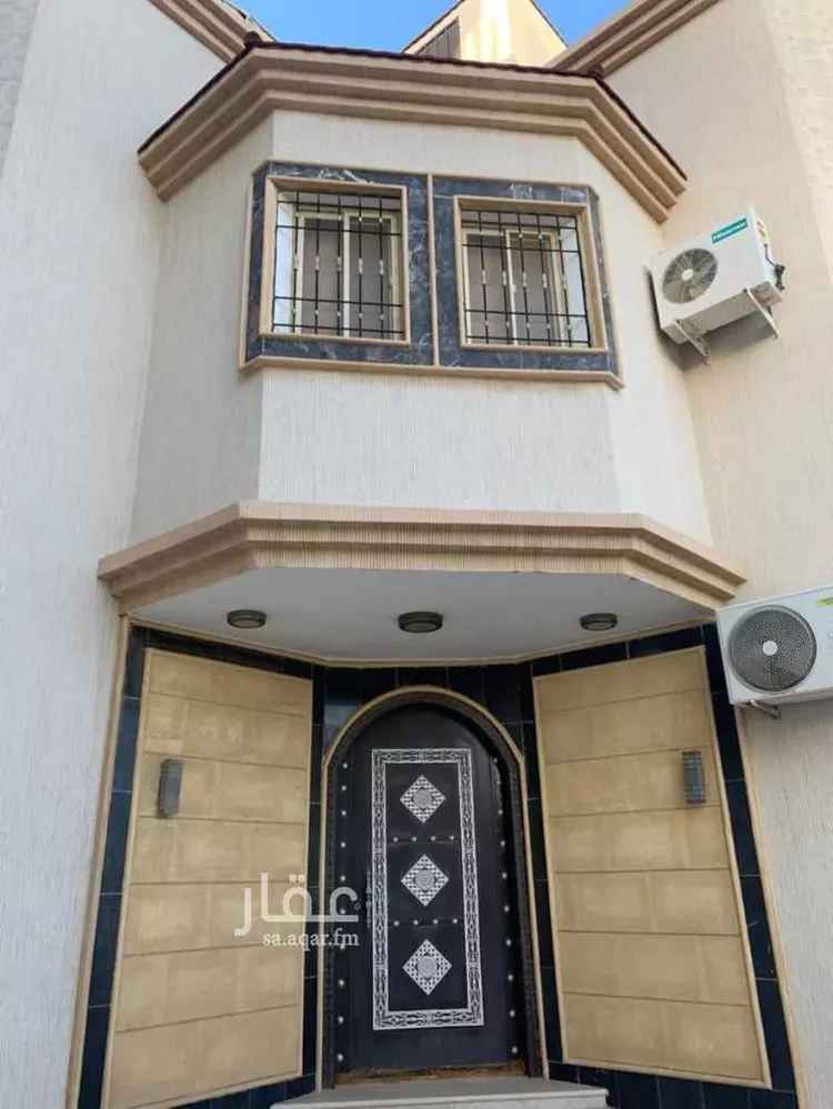 فيلا للبيع في شارع محمد حسن ابراهيم عسيري, حي الروضة, مدينة ابها, منطقة عسير صورة 3