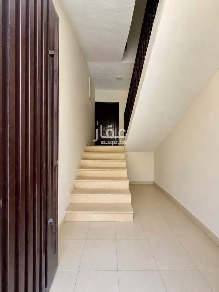 عمارة للبيع في شارع حمزة بن عبدالمطلب, حي العريجاء الغربي, مدينة الرياض, منطقة الرياض صورة 2