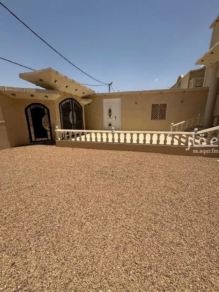 عمارة للبيع في شارع حصن المسهر 361 ، الشط ، بيشة صورة 2