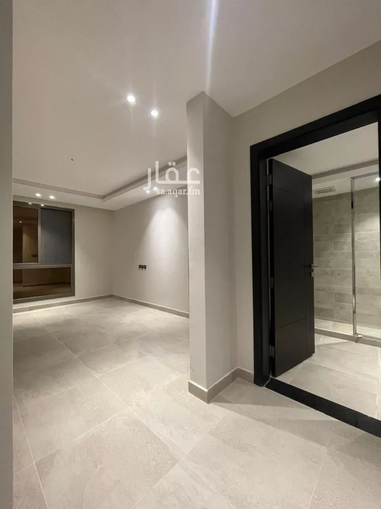 فيلا للبيع في شارع ابي المكارم بن مفرج, حي عكاظ, مدينة الرياض, منطقة الرياض صورة 4