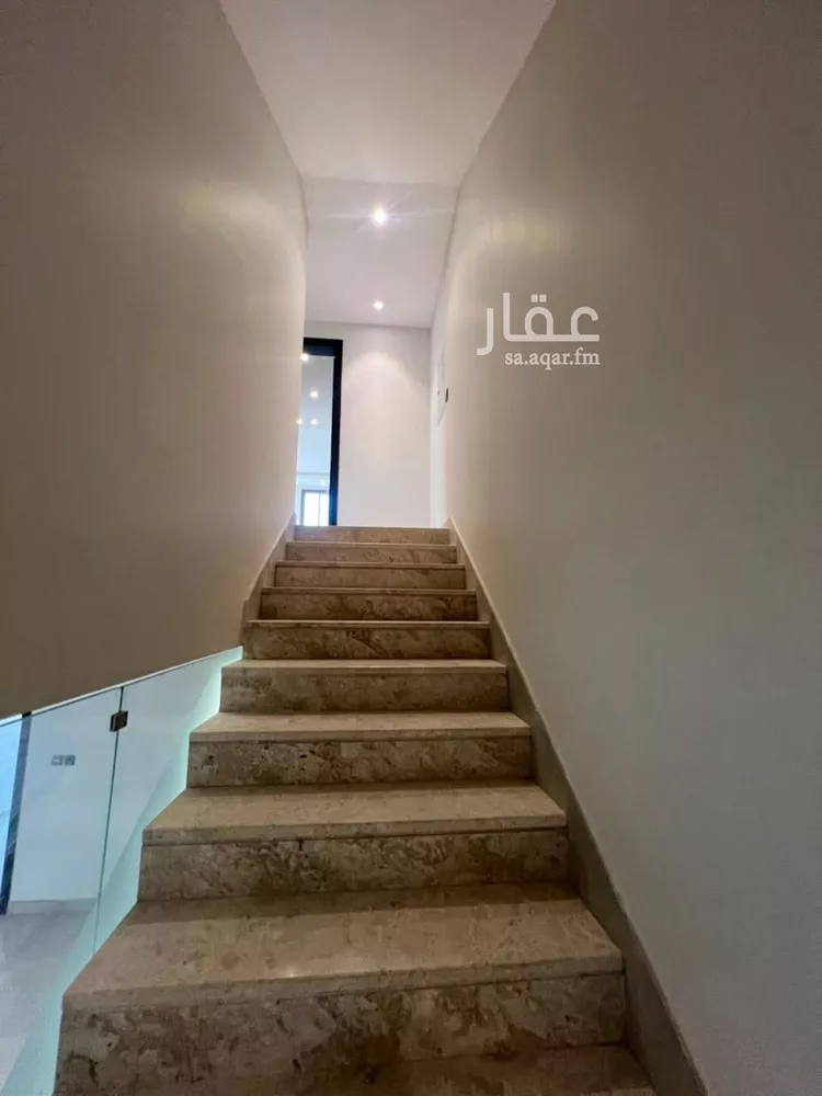 فيلا للإيجار في شارع علي بن الحسن الخزرجي, حي عكاظ, مدينة الرياض, منطقة الرياض صورة 3
